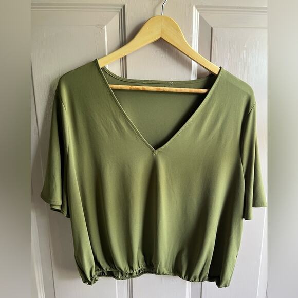 Michael Kors Olive Green V-Neck Stretch Hem Top Size L - Picture 1 of 6